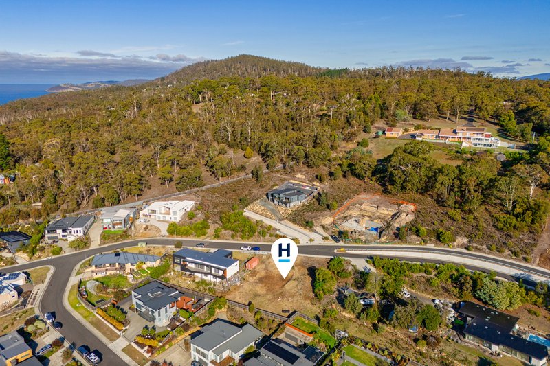 Photo - 10 Bluebush Crescent, Blackmans Bay TAS 7052 - Image 15