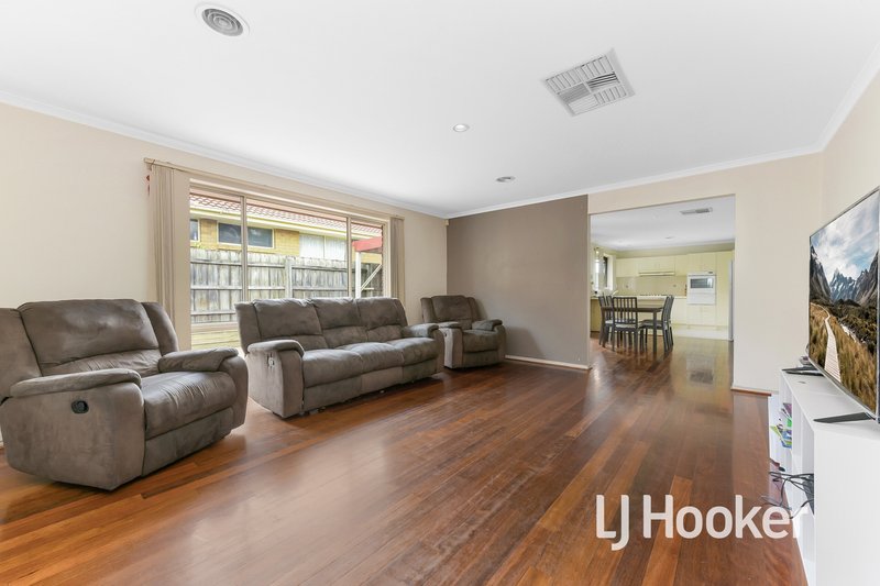 Photo - 10 Bluegum Way, Hampton Park VIC 3976 - Image 2