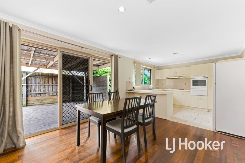 Photo - 10 Bluegum Way, Hampton Park VIC 3976 - Image 3