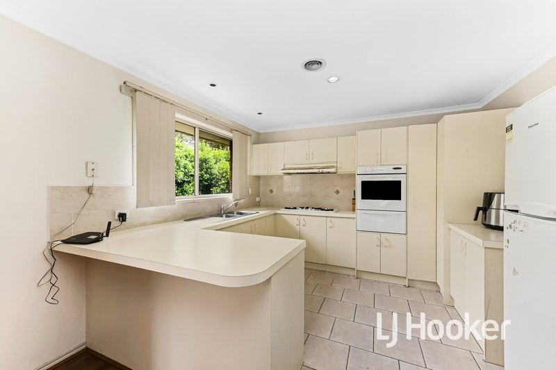 Photo - 10 Bluegum Way, Hampton Park VIC 3976 - Image 4