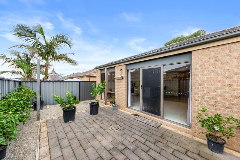 Photo - 10 Botham Crescent, Pakenham VIC 3810 - Image 14