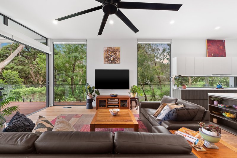 Photo - 10 Boulton Road, Blackburn VIC 3130 - Image 7