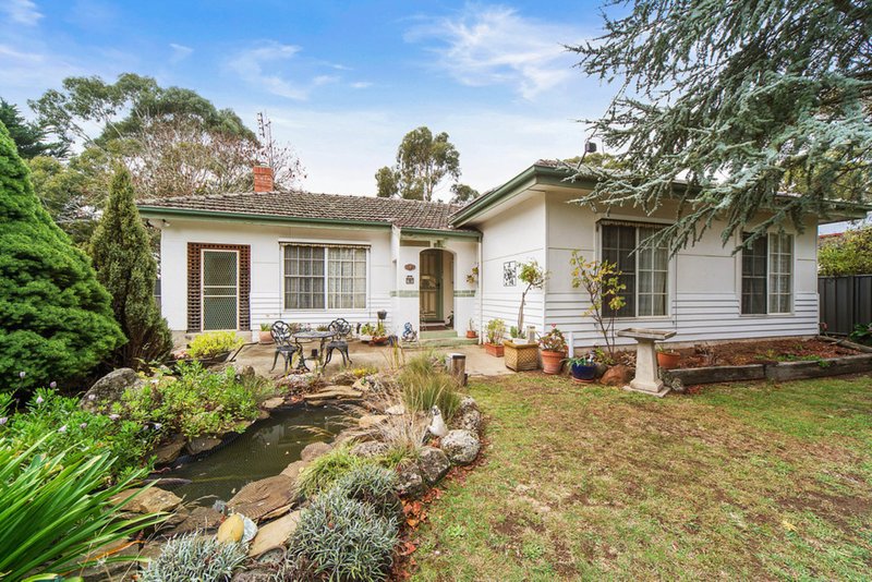 10 Bowen Street, Woodend VIC 3442