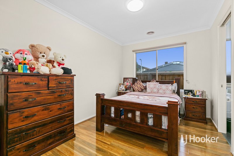 Photo - 10 Bowling Avenue, Point Cook VIC 3030 - Image 8