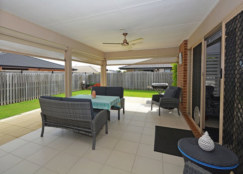 Photo - 10 Bramble Ct , Urraween QLD 4655 - Image 4