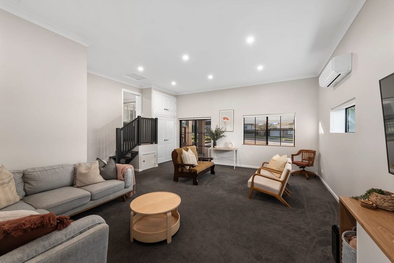 Photo - 10 Brangus Street, Harristown QLD 4350 - Image 5