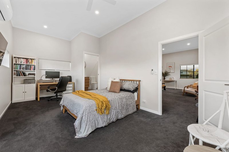 Photo - 10 Brangus Street, Harristown QLD 4350 - Image 9