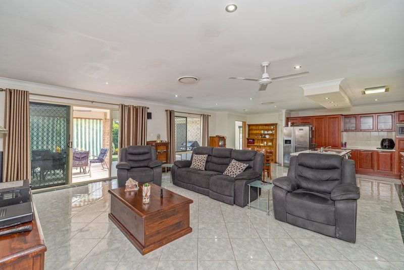 Photo - 10 Breynia Court, Jimboomba QLD 4280 - Image 4