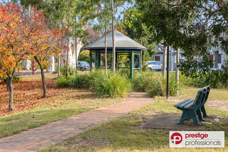 Photo - 10 Bridges Avenue, Wattle Grove NSW 2173 - Image 12