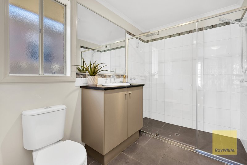 Photo - 10 Bridlepath Drive, Truganina VIC 3029 - Image 6