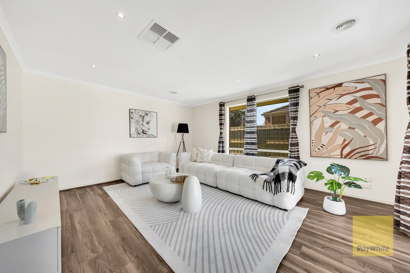 Photo - 10 Bridlepath Drive, Truganina VIC 3029 - Image 12