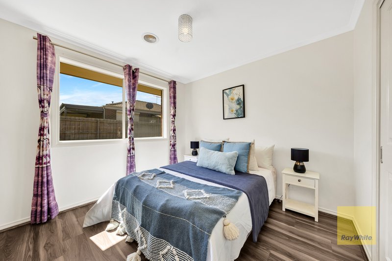 Photo - 10 Bridlepath Drive, Truganina VIC 3029 - Image 17