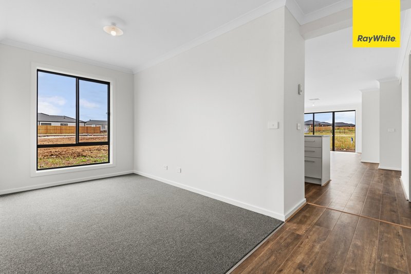 Photo - 10 Bristlecone Street, Sunbury VIC 3429 - Image 5