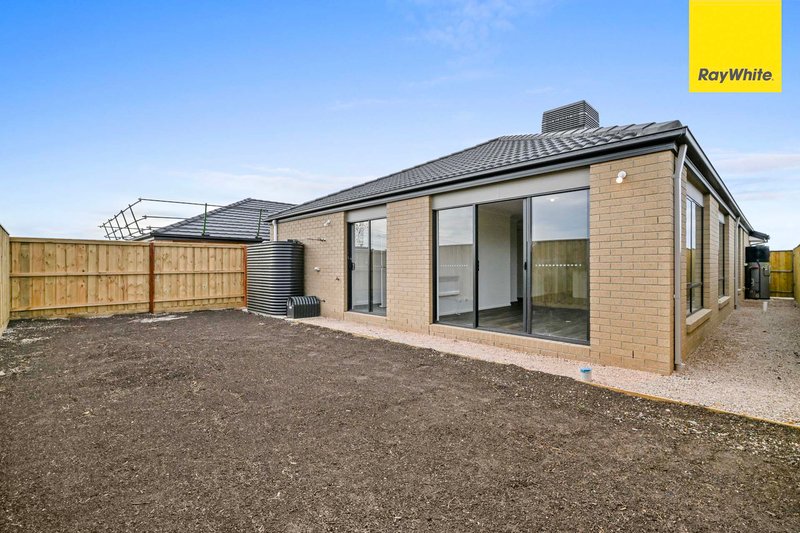 Photo - 10 Bristlecone Street, Sunbury VIC 3429 - Image 12