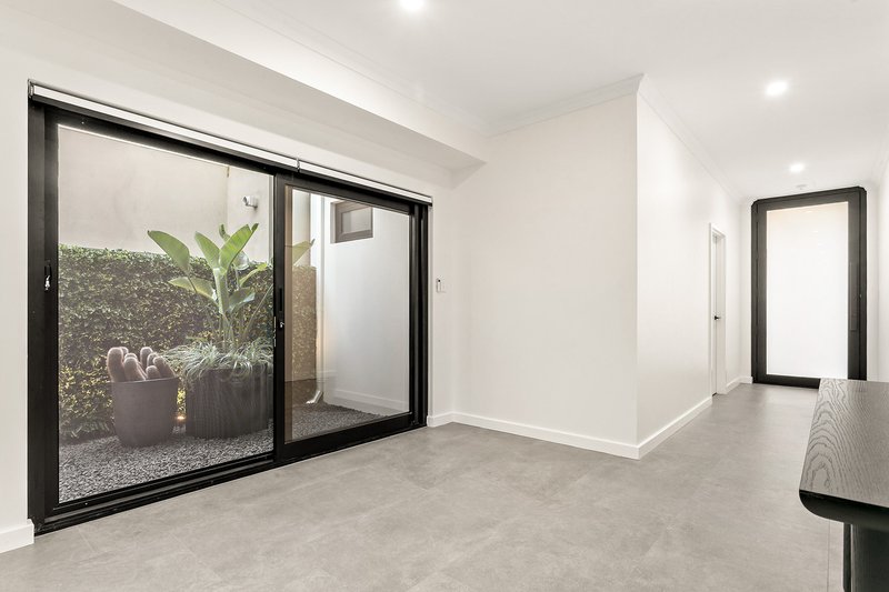 Photo - 10 Briton Place, North Coogee WA 6163 - Image 13