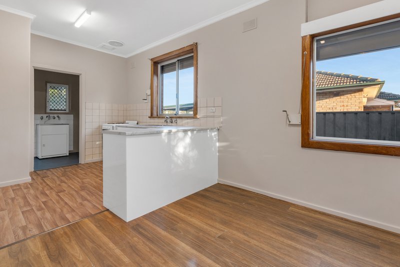 Photo - 10 Brixton Street, Elizabeth North SA 5113 - Image 6