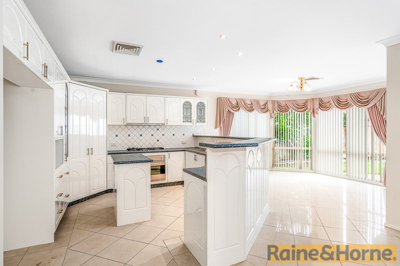 Photo - 10 Broadleaf Crescent, Beaumont Hills NSW 2155 - Image 2