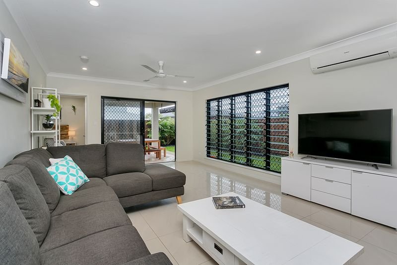 Photo - 10 Brockman Way, Smithfield QLD 4878 - Image 3