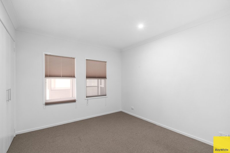 Photo - 10 Broughton Avenue, Tullimbar NSW 2527 - Image 7