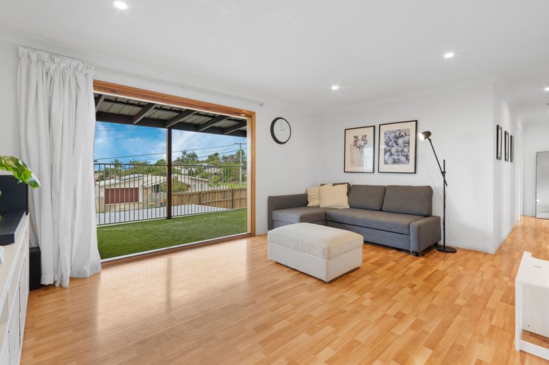 Photo - 10 Burgallby Road, Springwood QLD 4127 - Image 3