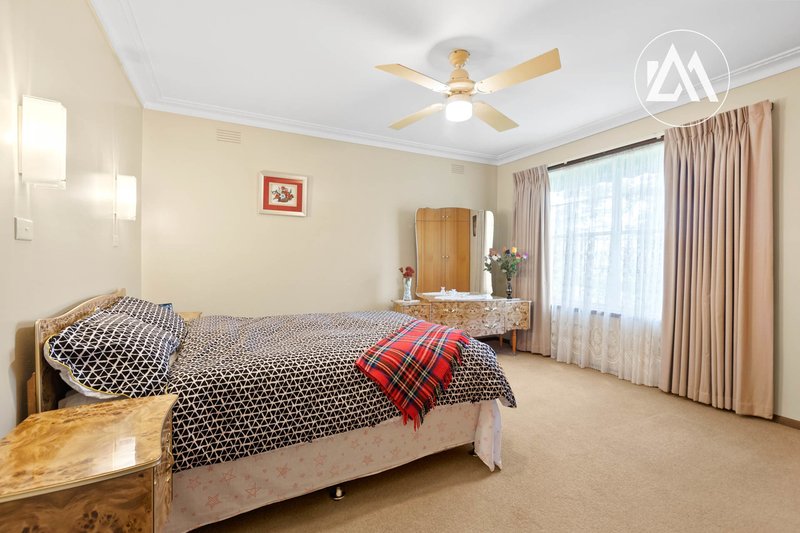 Photo - 10 Burleigh Court, Frankston VIC 3199 - Image 11