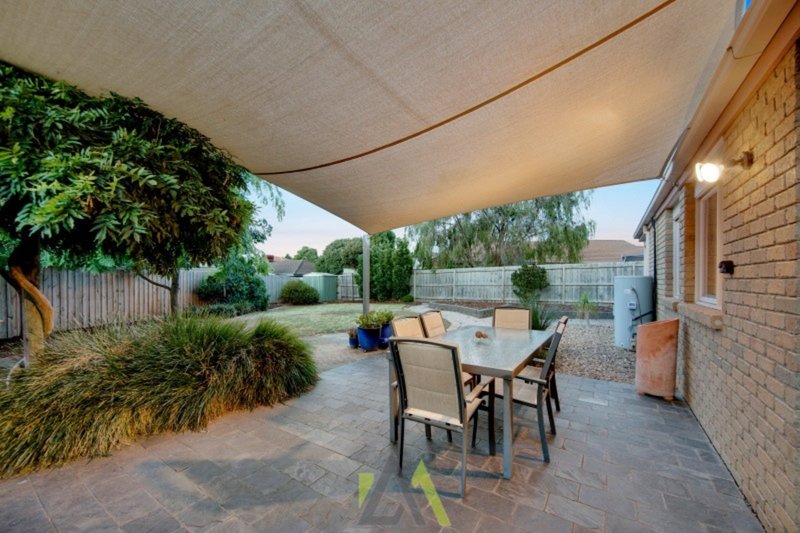 Photo - 10 Burlorn Court, Carrum Downs VIC 3201 - Image 12