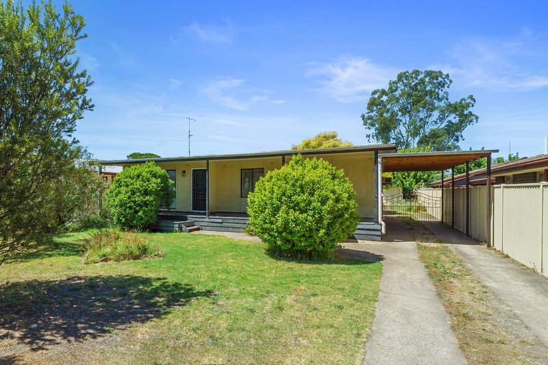 Photo - 10 Burns Avenue, Euroa VIC 3666 - Image 2