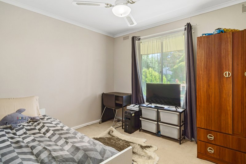 Photo - 10 Burns Avenue, Euroa VIC 3666 - Image 5