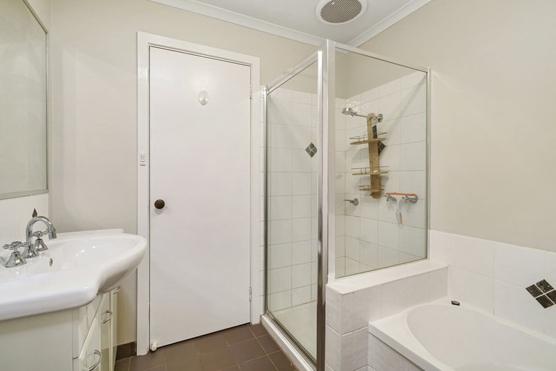 Photo - 10 Burns Avenue, Euroa VIC 3666 - Image 6