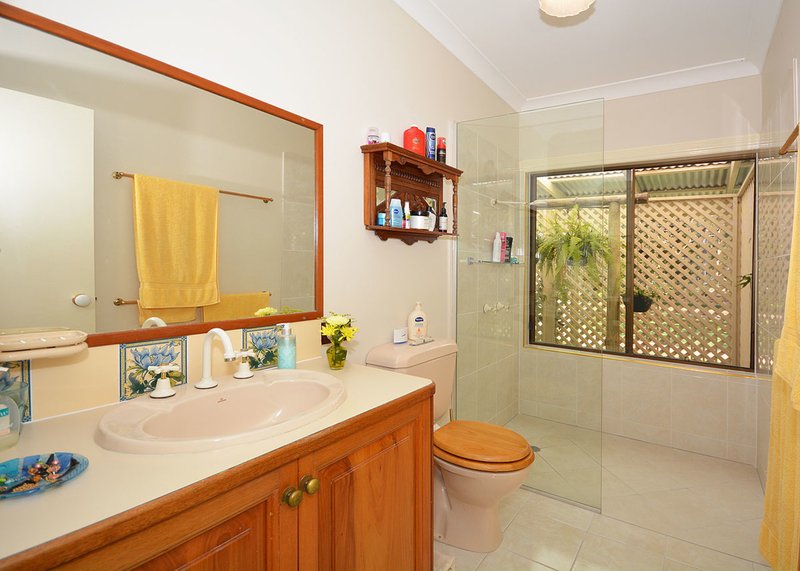 Photo - 10 Burralong Drive, Wondunna QLD 4655 - Image 13