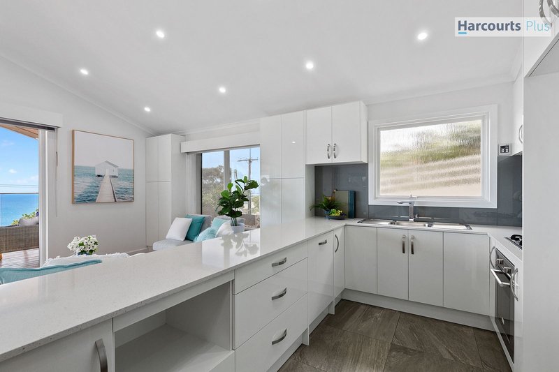 Photo - 10 Burrington Street, Hallett Cove SA 5158 - Image 7