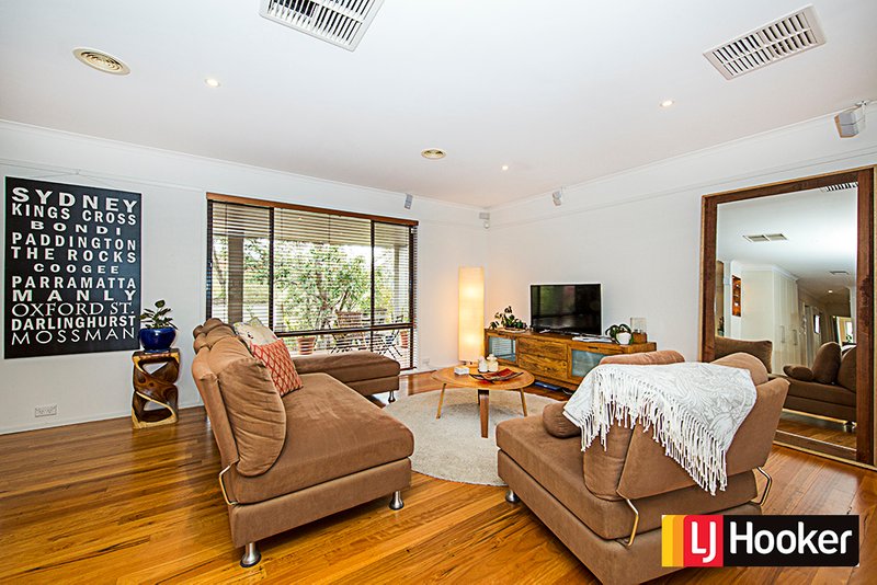 Photo - 10 Burtt Crescent, Calwell ACT 2905 - Image 6