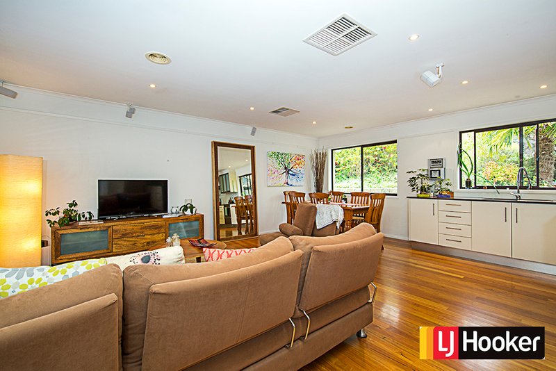 Photo - 10 Burtt Crescent, Calwell ACT 2905 - Image 7