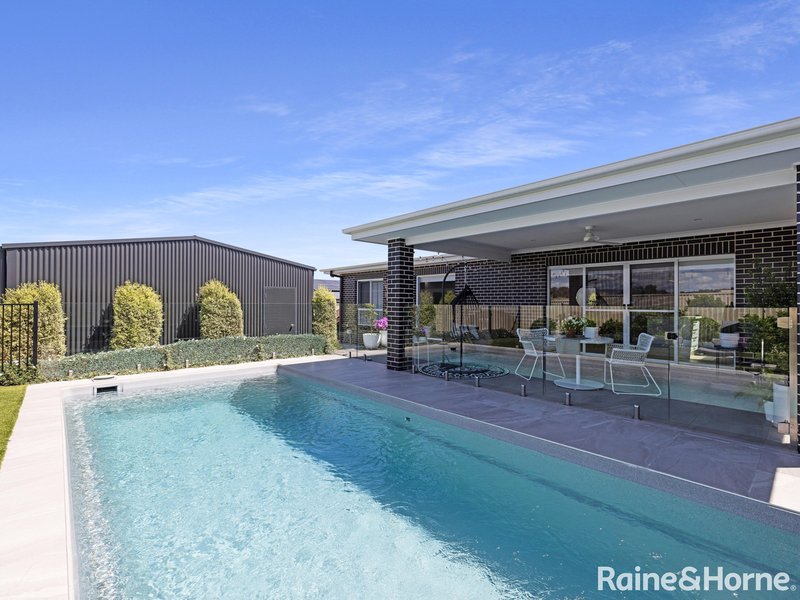 Photo - 10 Cain Drive, Kelso NSW 2795 - Image 2