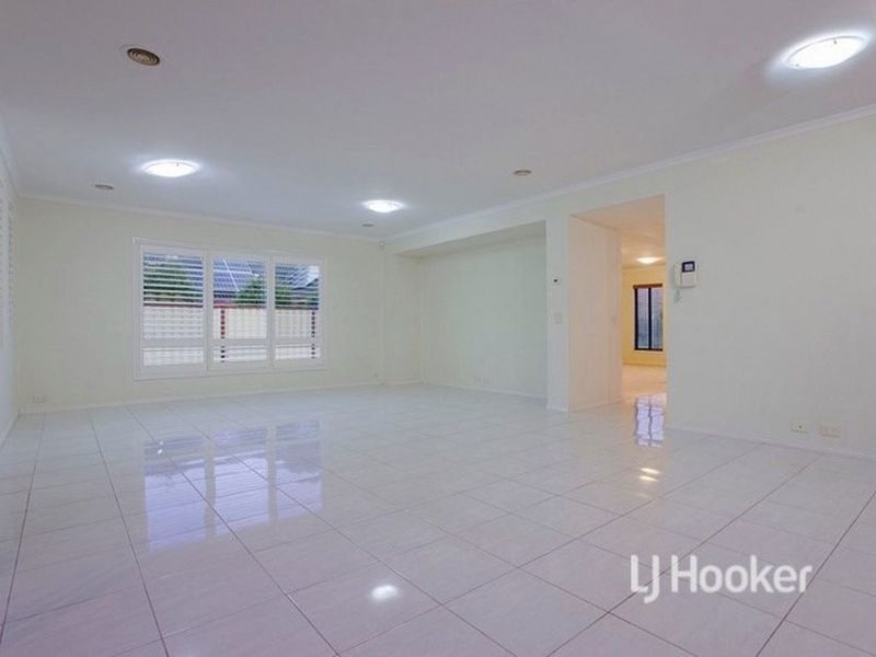 Photo - 10 Caledonian Way, Point Cook VIC 3030 - Image 6