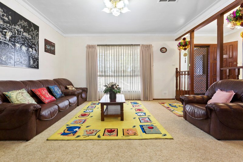 Photo - 10 Cambala Avenue, Lalor VIC 3075 - Image 2