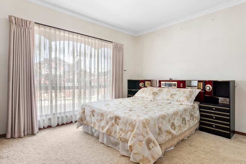 Photo - 10 Cambala Avenue, Lalor VIC 3075 - Image 5