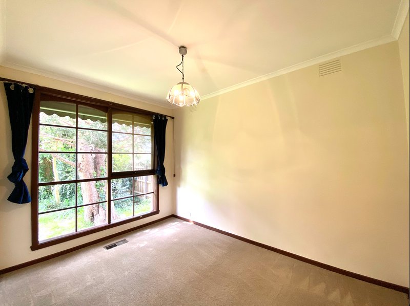 Photo - 10 Camden Court, Glen Waverley VIC 3150 - Image 10