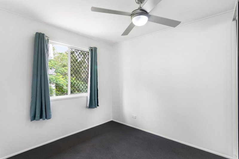 Photo - 10 Camilla Court, Deception Bay QLD 4508 - Image 6