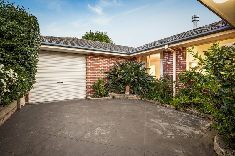 Photo - 10 Canning Drive, Berwick VIC 3806 - Image 2