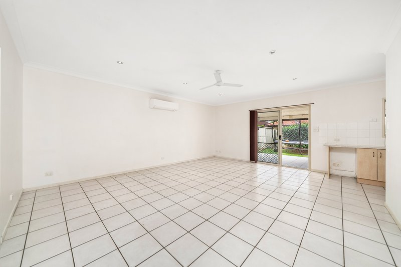 Photo - 10 Canundra Street, North Lakes QLD 4509 - Image 3