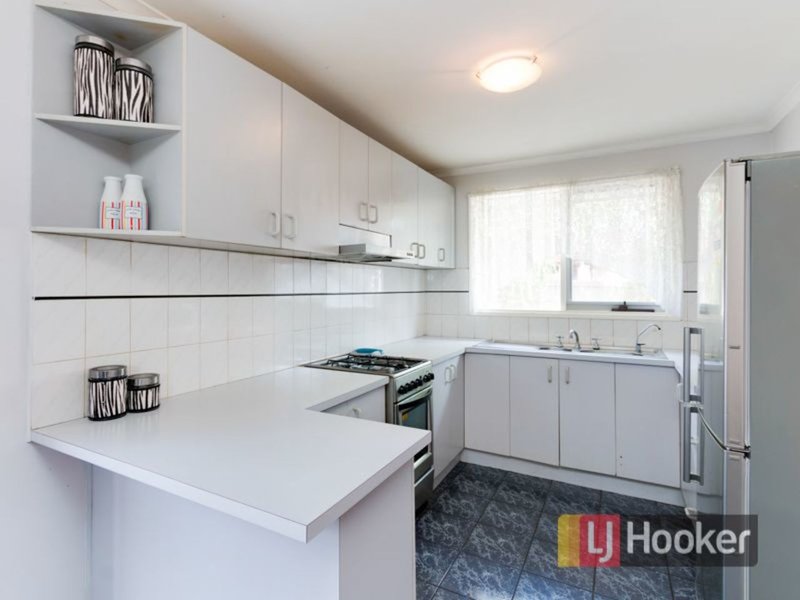 Photo - 10. Canungra Close, Hampton Park VIC 3976 - Image 2