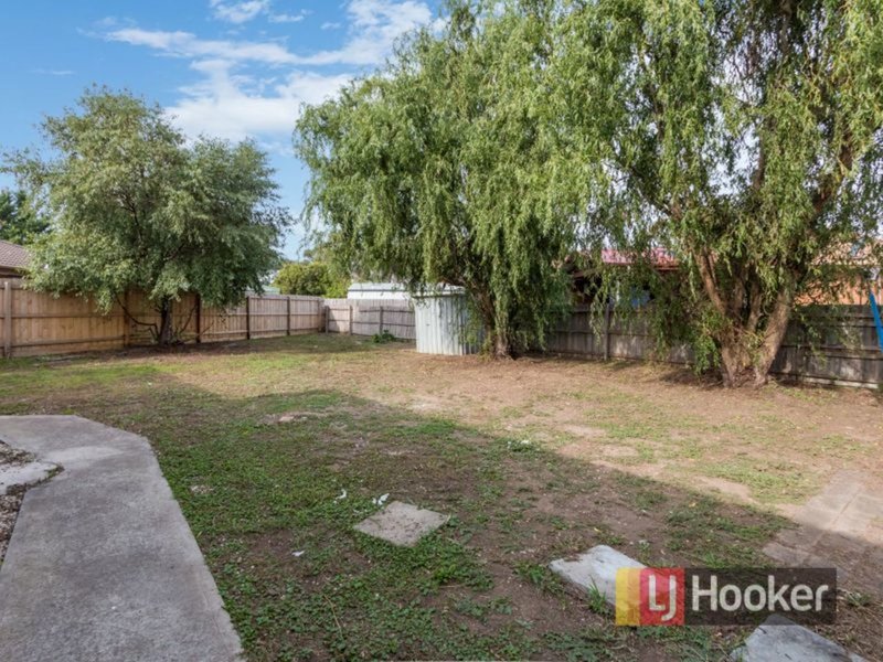 Photo - 10. Canungra Close, Hampton Park VIC 3976 - Image 13