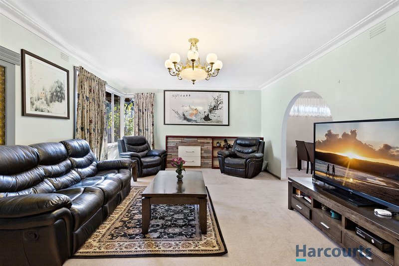 Photo - 10 Capital Avenue, Glen Waverley VIC 3150 - Image 2