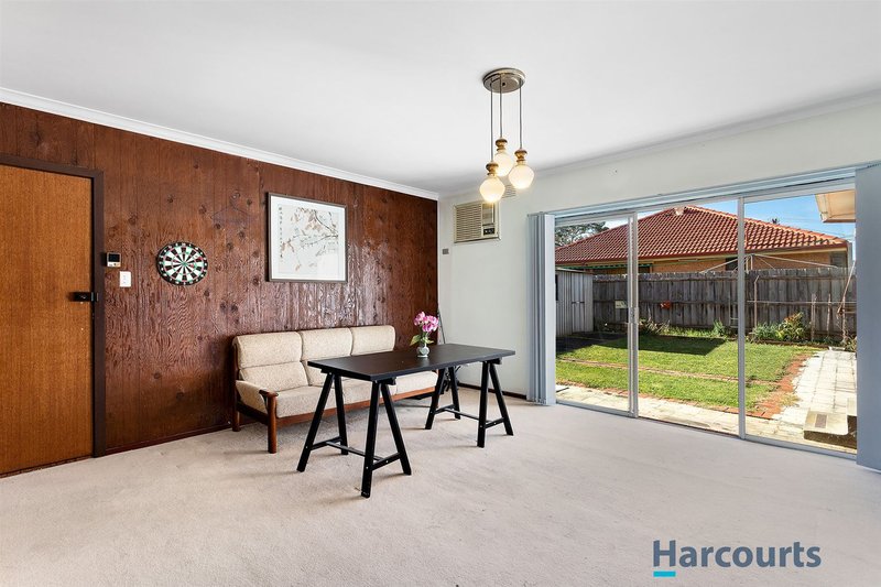 Photo - 10 Capital Avenue, Glen Waverley VIC 3150 - Image 5