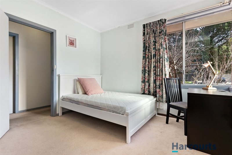 Photo - 10 Capital Avenue, Glen Waverley VIC 3150 - Image 6