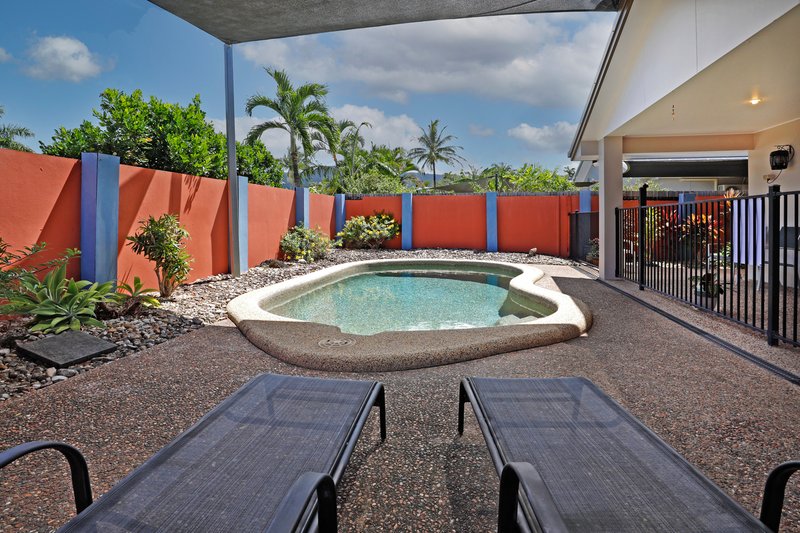 Photo - 10 Capri Close, Kewarra Beach QLD 4879 - Image 4