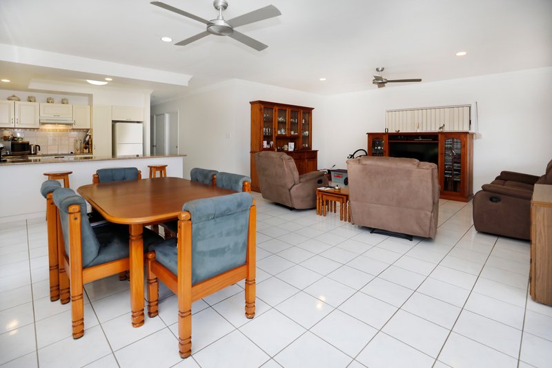 Photo - 10 Capri Close, Kewarra Beach QLD 4879 - Image 9