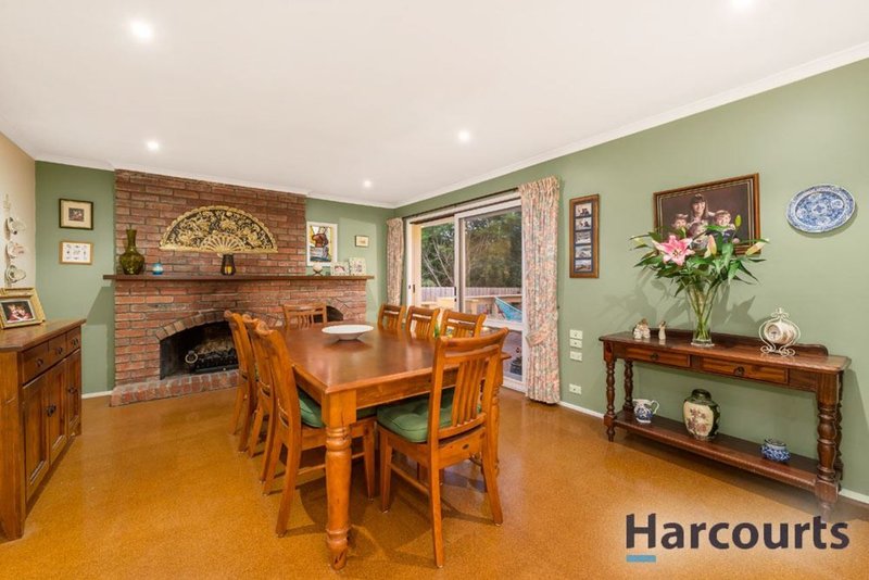 Photo - 10 Caprice Close, Wantirna VIC 3152 - Image 4