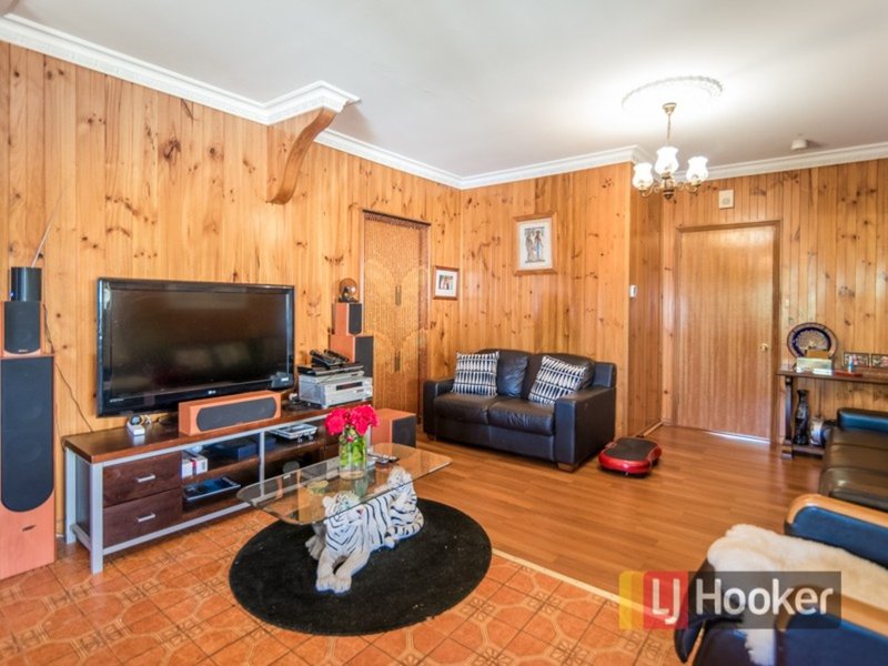 Photo - 10 Carlton Road, Dandenong North VIC 3175 - Image 3